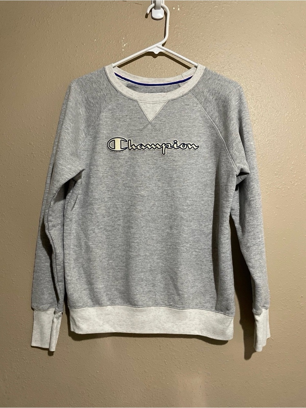 Champion Spellout Gray Crewneck Gray Sweatshirt Women’s M
